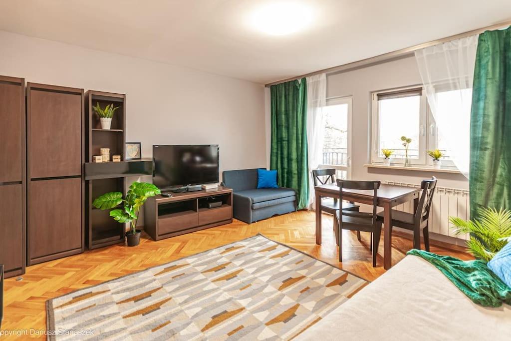 Superapart Woloska 40 Warszawa Zewnętrze zdjęcie